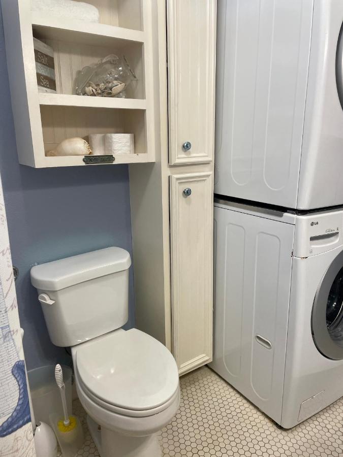Seablue Cottage - Downstairs; 2 Blocks To The Beach Galveston Eksteriør billede